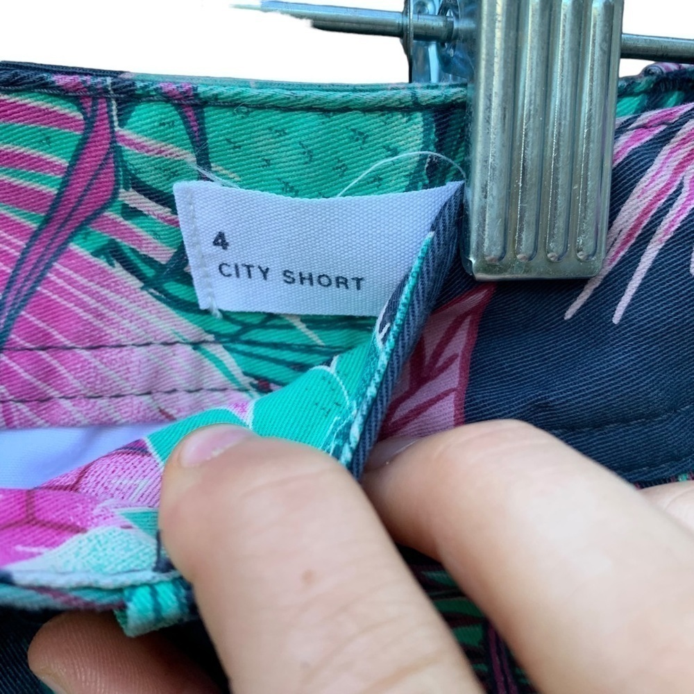 Gap City Shorts women's size 4 colorful floral - Picture 3 of 3